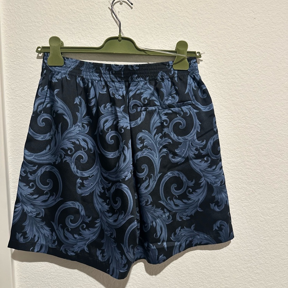Authentic Men’s Versace Black and Blue Baroque Shorts - Picture 2 of 4